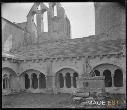 Abbaye de Montmajour (Arles)